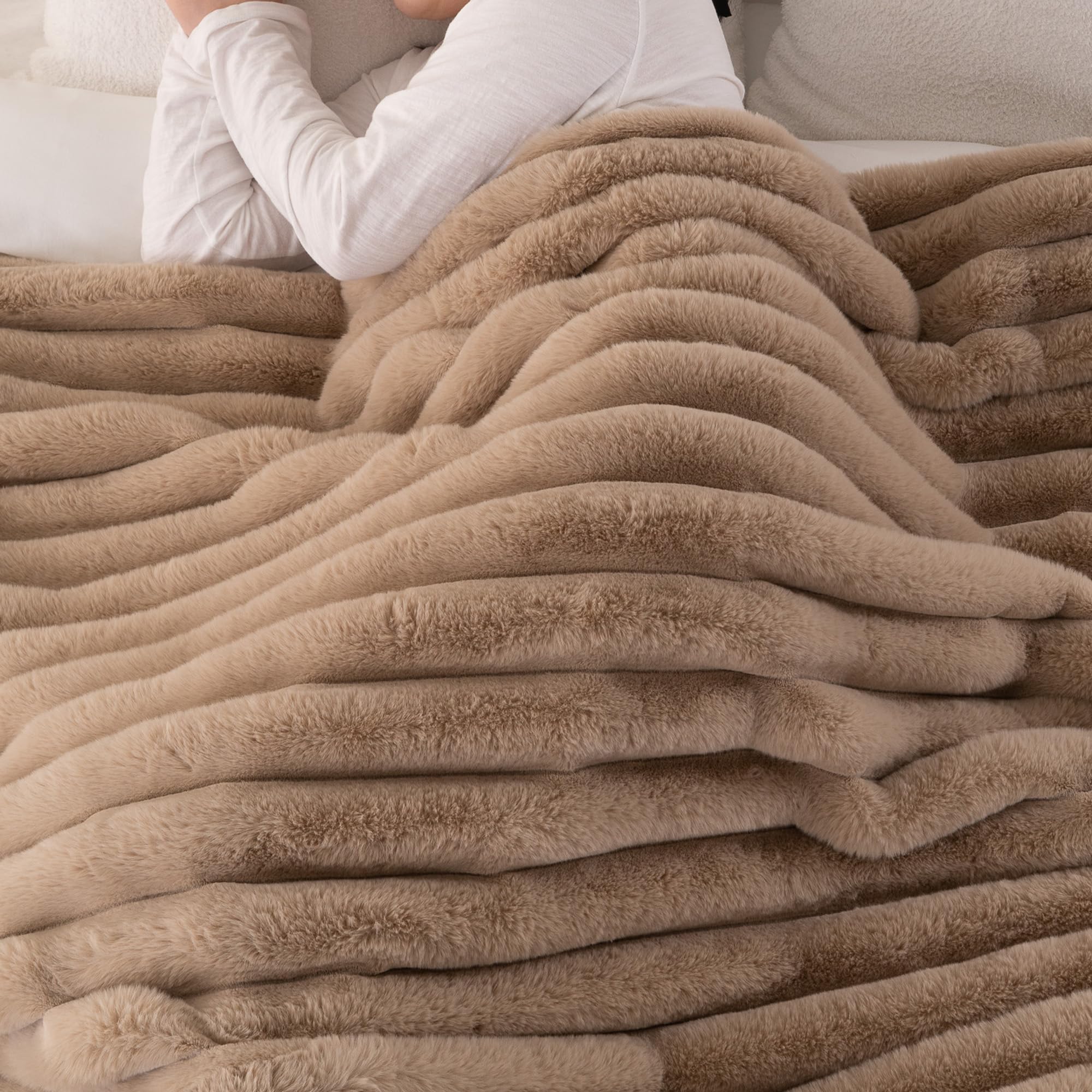Light Brown Faux Fur Throw Blanket, Cozy Warm Plush Striped Rabbit Fur Blanket for Couch and Bed, Super Soft Fuzzy Aqua Blanket for Living Room Bedroom, Home Decor & Gifts, 50"x60"